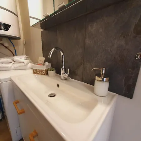 Maya Parking Clim Wifi Centre-ville Et Port - Rossiconciergerie - Linge Inclus